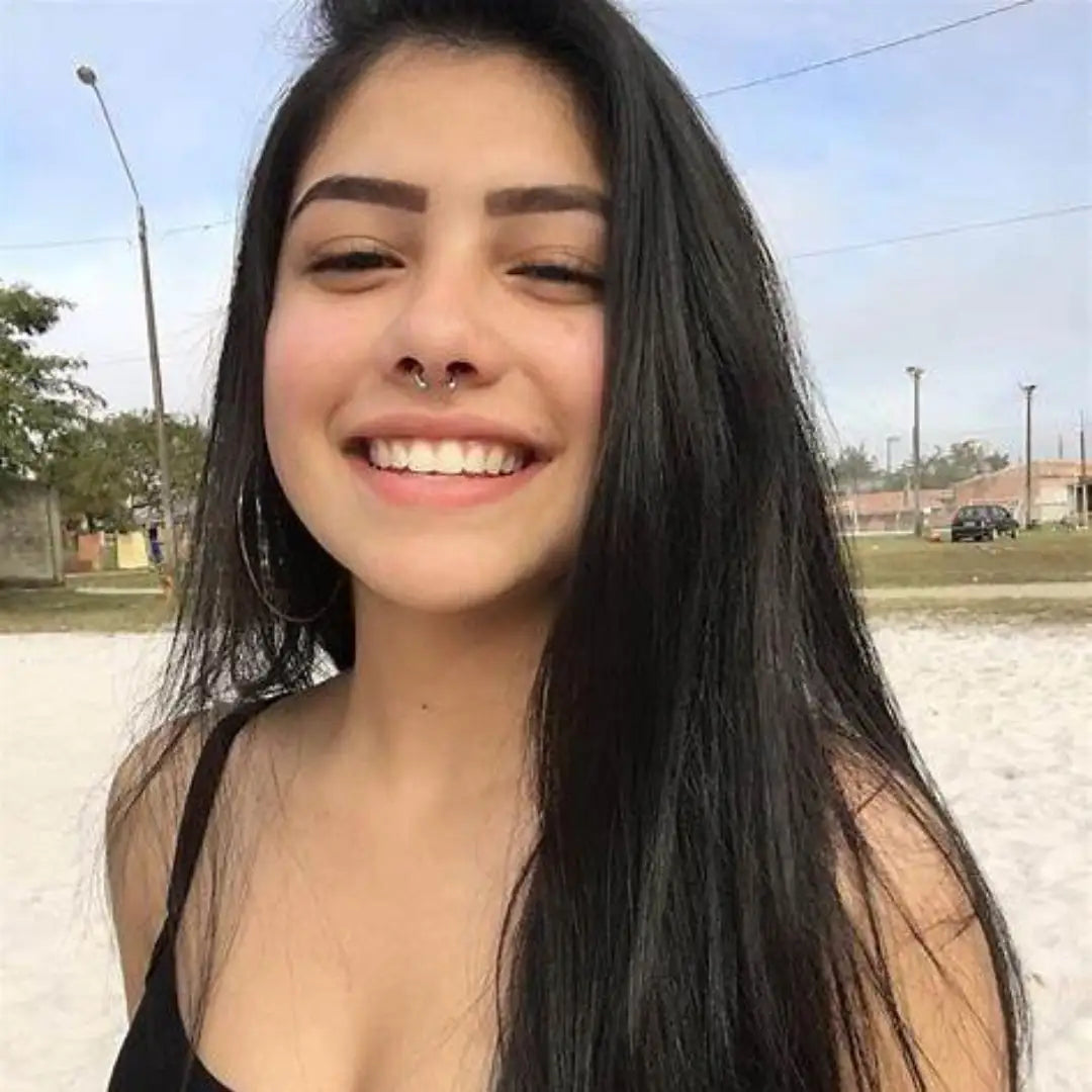 files/chica_resena_2.webp